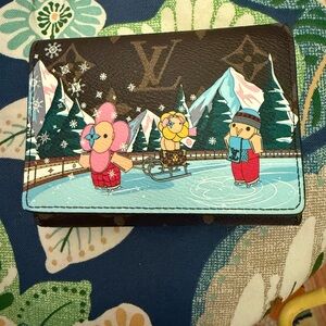 Louis Vuitton Authentic Rare Animation Xmas Vivienne Victorine Wallet Gorgeous